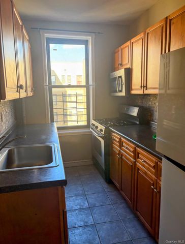 754 Brady Avenue 602, Bronx, NY 10462