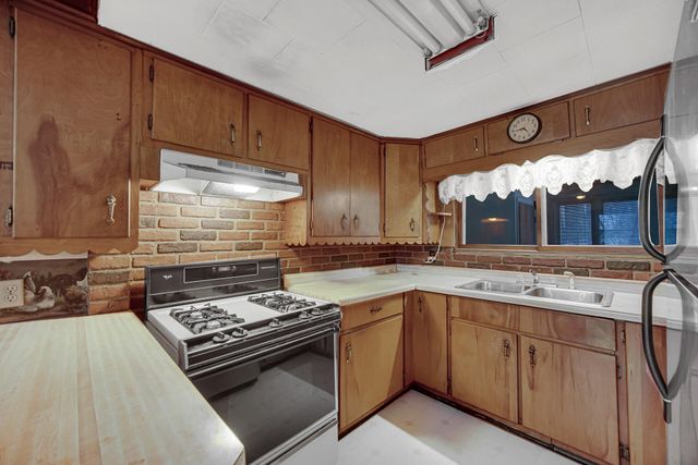 7434 11a Road, Plymouth, IN 46563