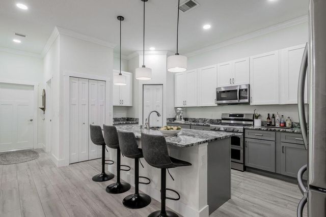 1155 SW Bent Pine Cove, Port St Lucie, FL 34986