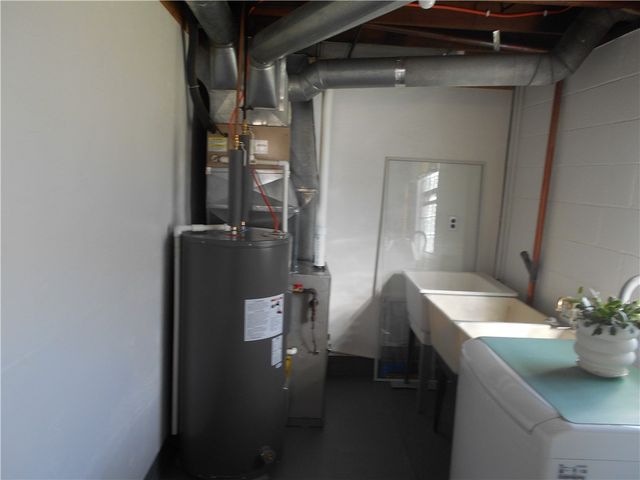 408 Center St, Vanderbilt, PA 15486