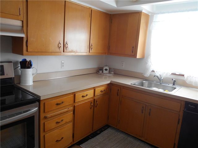 408 Center St, Vanderbilt, PA 15486
