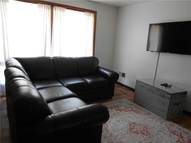 408 Center St, Vanderbilt, PA 15486