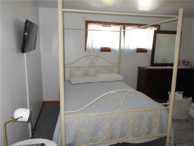408 Center St, Vanderbilt, PA 15486