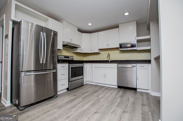 541 N White Street 11, Carrollton, GA 30117