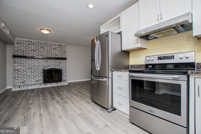 541 N White Street 11, Carrollton, GA 30117