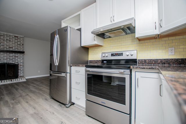 541 N White Street 11, Carrollton, GA 30117