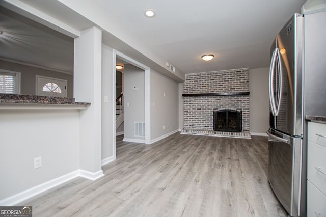 541 N White Street 11, Carrollton, GA 30117