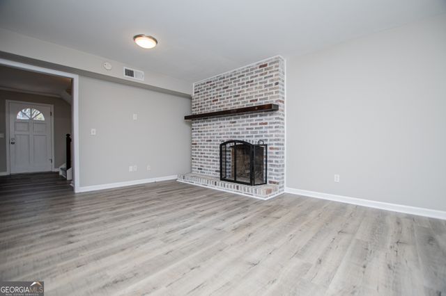 541 N White Street 11, Carrollton, GA 30117