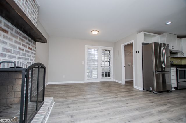 541 N White Street 11, Carrollton, GA 30117