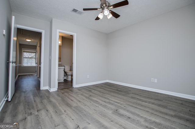 541 N White Street 11, Carrollton, GA 30117