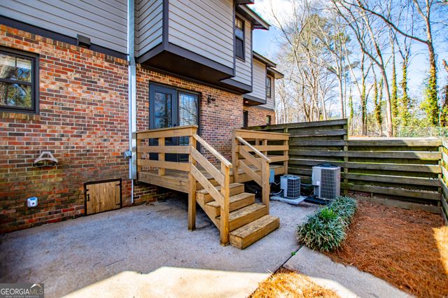 541 N White Street 11, Carrollton, GA 30117