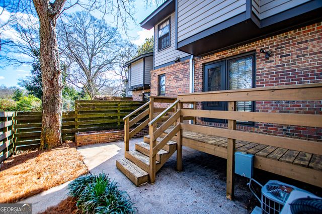 541 N White Street 11, Carrollton, GA 30117