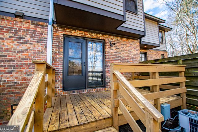 541 N White Street 11, Carrollton, GA 30117