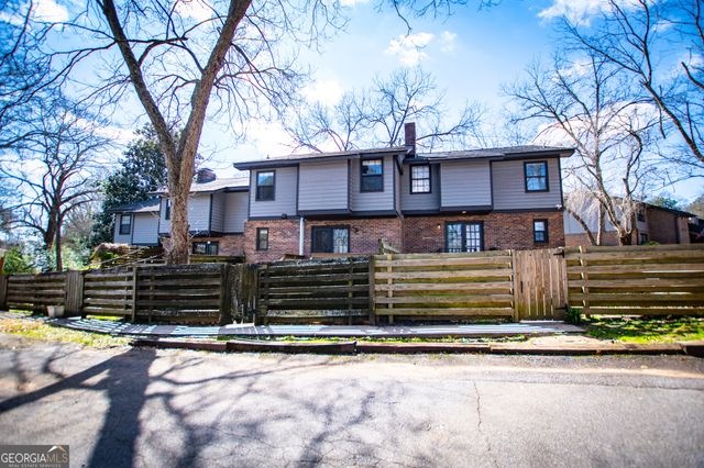 541 N White Street 11, Carrollton, GA 30117