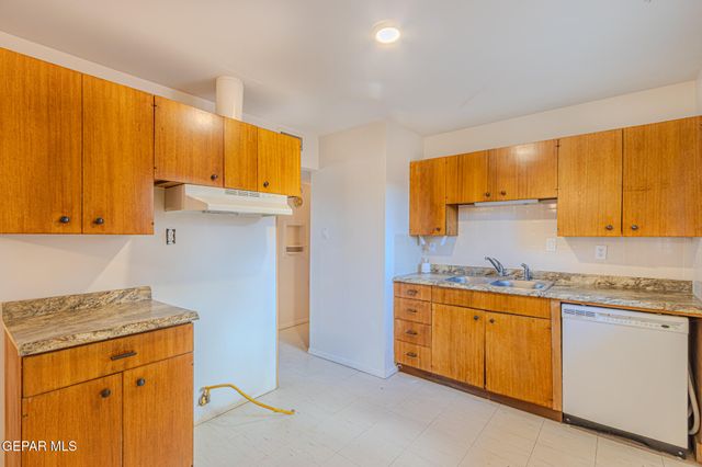 5840 BOBWHITE Avenue, El Paso, TX 79924