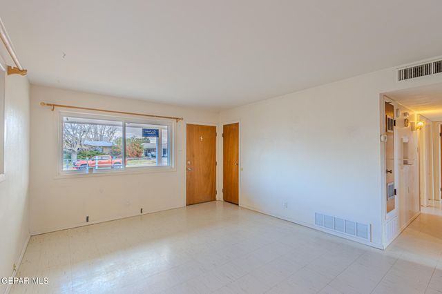 5840 BOBWHITE Avenue, El Paso, TX 79924