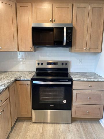 120 E CENTRAL Avenue A-3, Pearl River, NY 10965