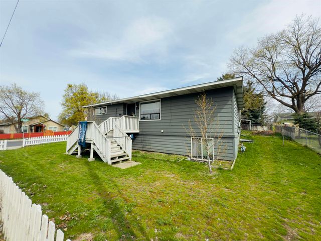 5724 N NEVADA St, Spokane, WA 99208