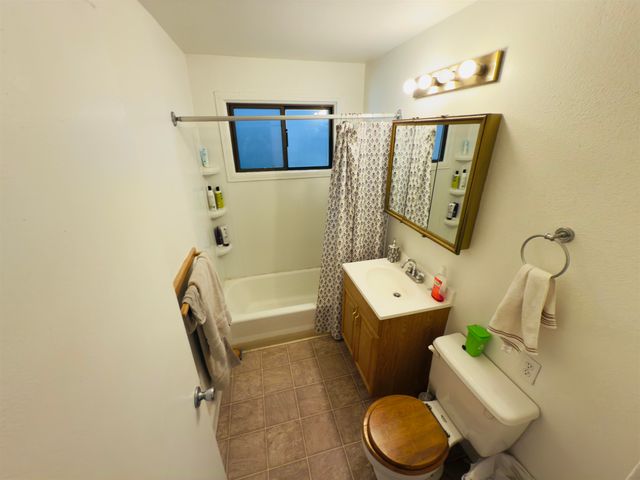 5724 N NEVADA St, Spokane, WA 99208