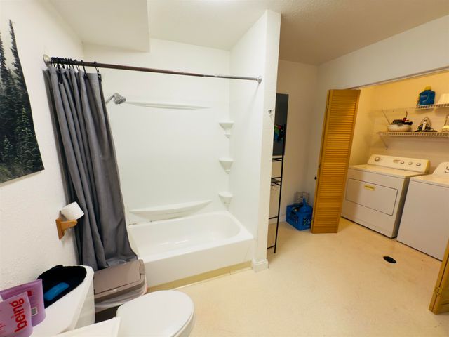 5724 N NEVADA St, Spokane, WA 99208