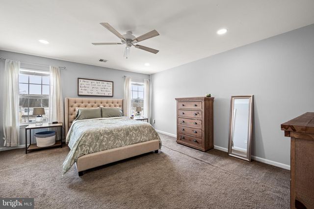 142 PENNS MANOR DR, Kennett Square, PA 19348