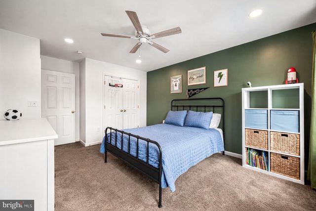 142 PENNS MANOR DR, Kennett Square, PA 19348