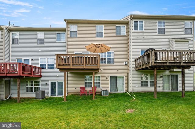 142 PENNS MANOR DR, Kennett Square, PA 19348