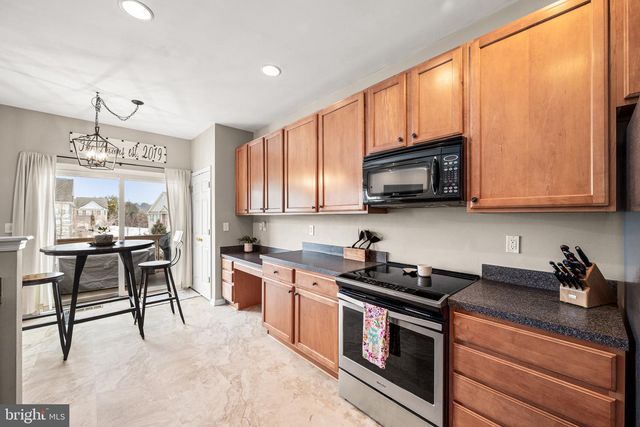 142 PENNS MANOR DR, Kennett Square, PA 19348
