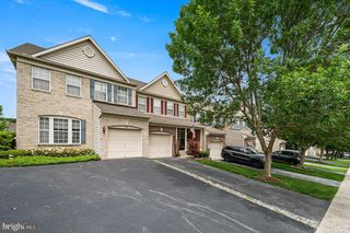 142 PENNS MANOR DR, Kennett Square, PA 19348
