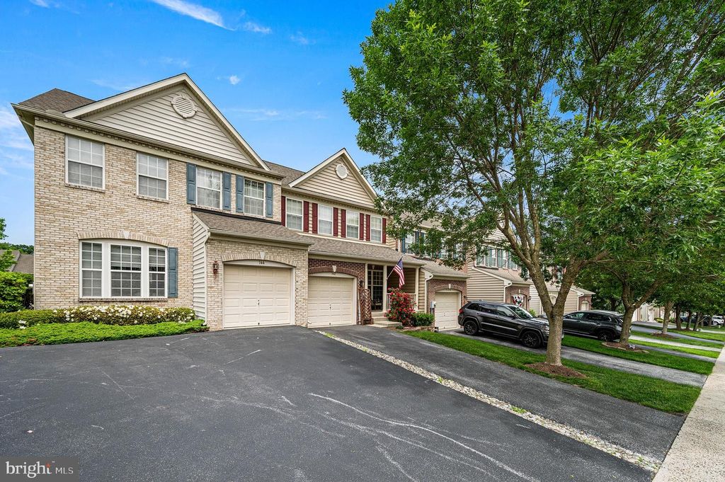 142 PENNS MANOR DR, Kennett Square, PA 19348