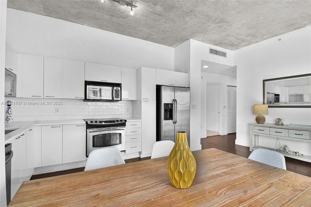 234 NE 3rd St 1802, Miami, FL 33132