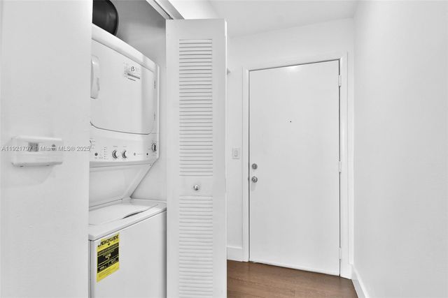 234 NE 3rd St 1802, Miami, FL 33132