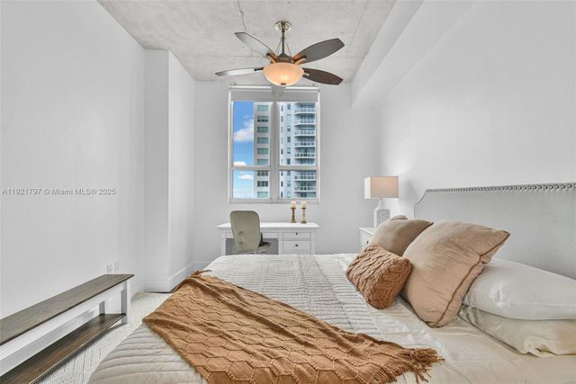 234 NE 3rd St 1802, Miami, FL 33132