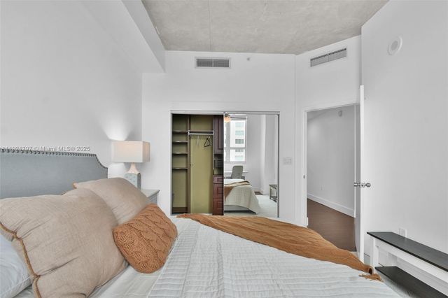 234 NE 3rd St 1802, Miami, FL 33132