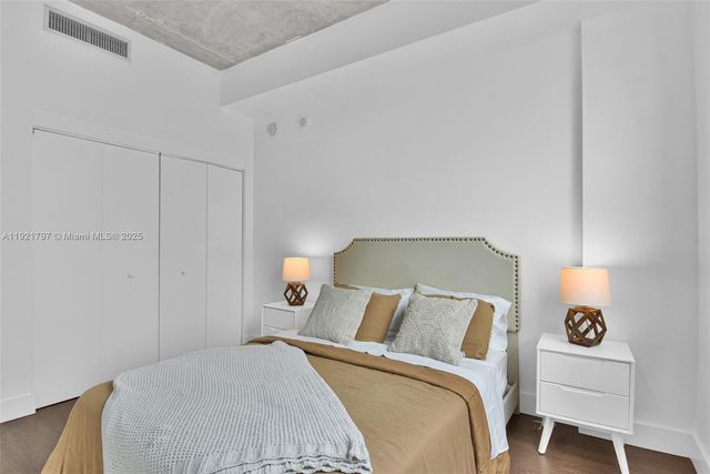 234 NE 3rd St 1802, Miami, FL 33132