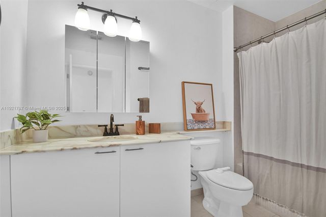 234 NE 3rd St 1802, Miami, FL 33132