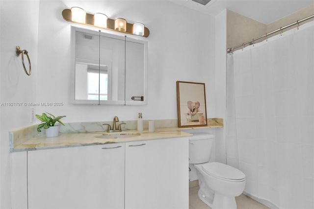 234 NE 3rd St 1802, Miami, FL 33132