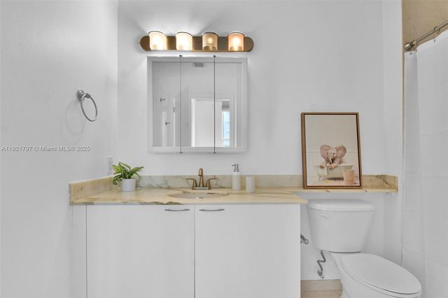 234 NE 3rd St 1802, Miami, FL 33132