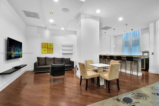 234 NE 3rd St 1802, Miami, FL 33132