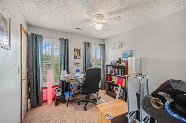 6301 N Quincy Avenue, Kansas City, MO 64119