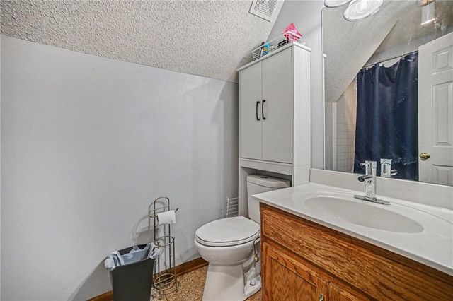 6301 N Quincy Avenue, Kansas City, MO 64119