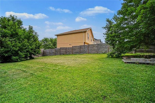 6301 N Quincy Avenue, Kansas City, MO 64119
