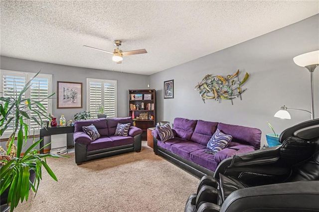 6301 N Quincy Avenue, Kansas City, MO 64119
