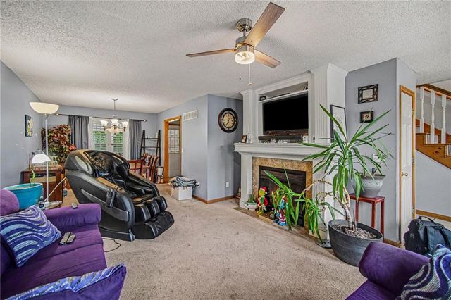 6301 N Quincy Avenue, Kansas City, MO 64119