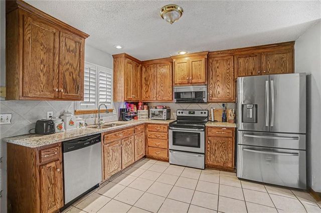 6301 N Quincy Avenue, Kansas City, MO 64119