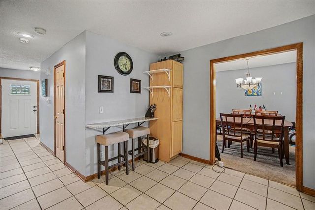 6301 N Quincy Avenue, Kansas City, MO 64119