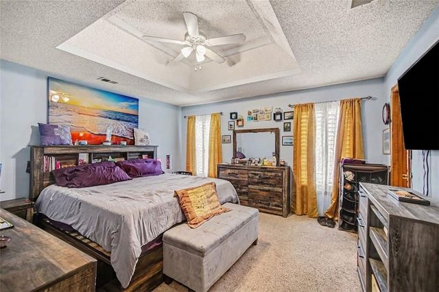 6301 N Quincy Avenue, Kansas City, MO 64119