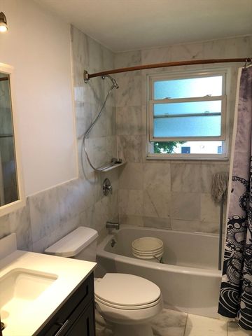 1195 Boylston St 1195, Newton, MA 02464