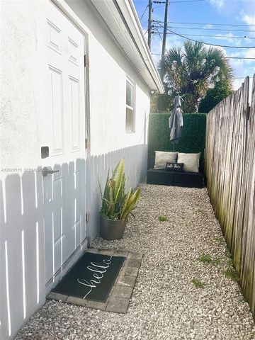 170 NE 60th St EFFICENCY, Oakland Park, FL 33334