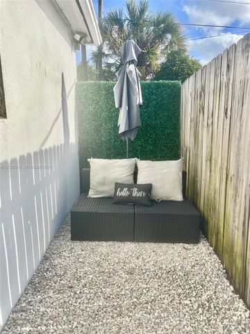 170 NE 60th St EFFICENCY, Oakland Park, FL 33334